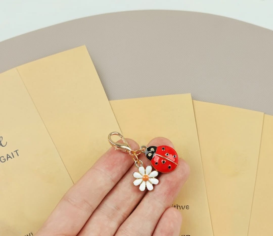 Lucky Ladybug & Daisy Clip-On Charm(1-piece)
